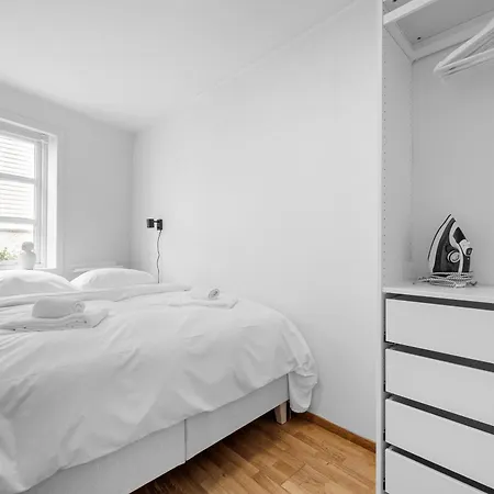 Homerentals - Behind Bryggen & Historic Cobblestone Streets - 2 Floor Renovated From February 2025 برغن