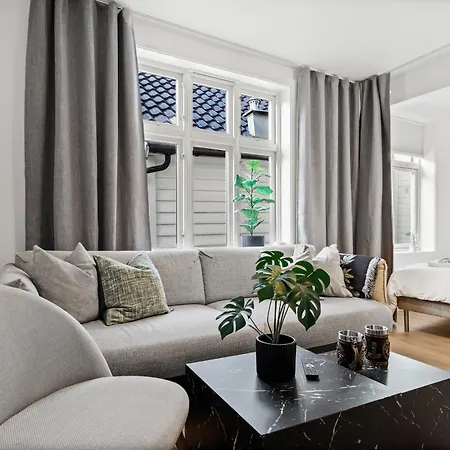 Homerentals - Behind Bryggen & Historic Cobblestone Streets - 2 Floor Renovated From February 2025