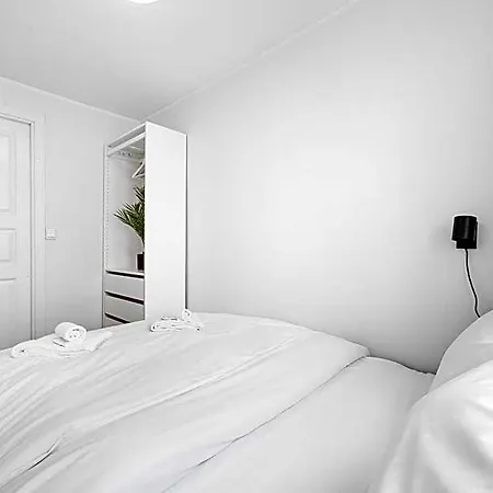 Homerentals - Behind Bryggen & Historic Cobblestone Streets - 2 Floor Renovated From February 2025 Μπέργκεν