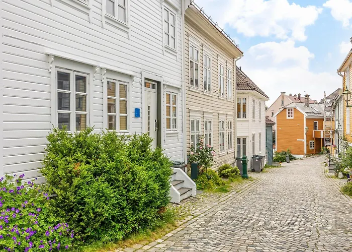 Homerentals - Behind Bryggen & Historic Cobblestone Streets - 2 Floor Renovated From February 2025 3* Bergen