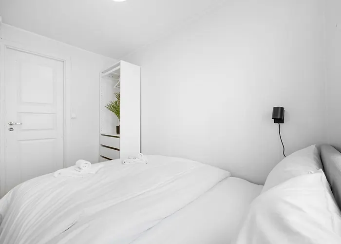 Homerentals - Behind Bryggen & Historic Cobblestone Streets - 2 Floor Renovated From February 2025 Hotel apartamentowy Bergen