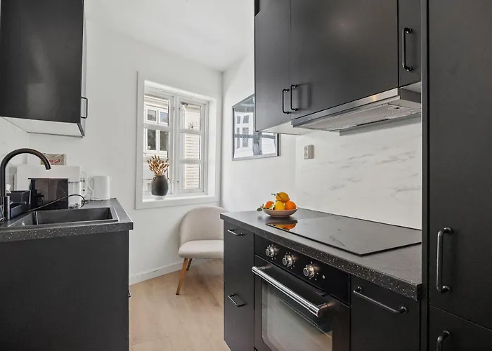Homerentals - Behind Bryggen & Historic Cobblestone Streets - 2 Floor Renovated From February 2025 Hotel apartamentowy Bergen