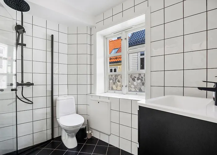 Homerentals - Behind Bryggen & Historic Cobblestone Streets - 2 Floor Renovated From February 2025